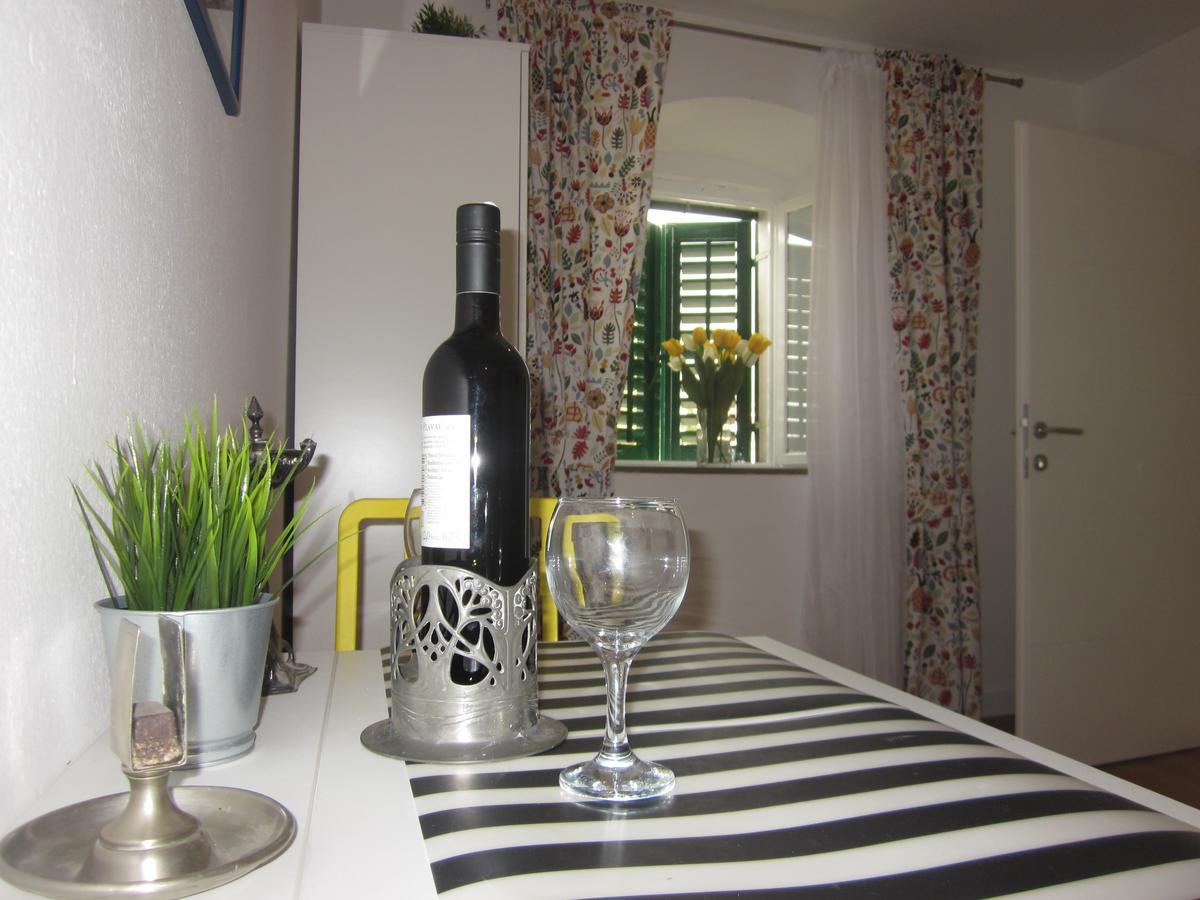 Apartment On The Square Makarska Exterior foto