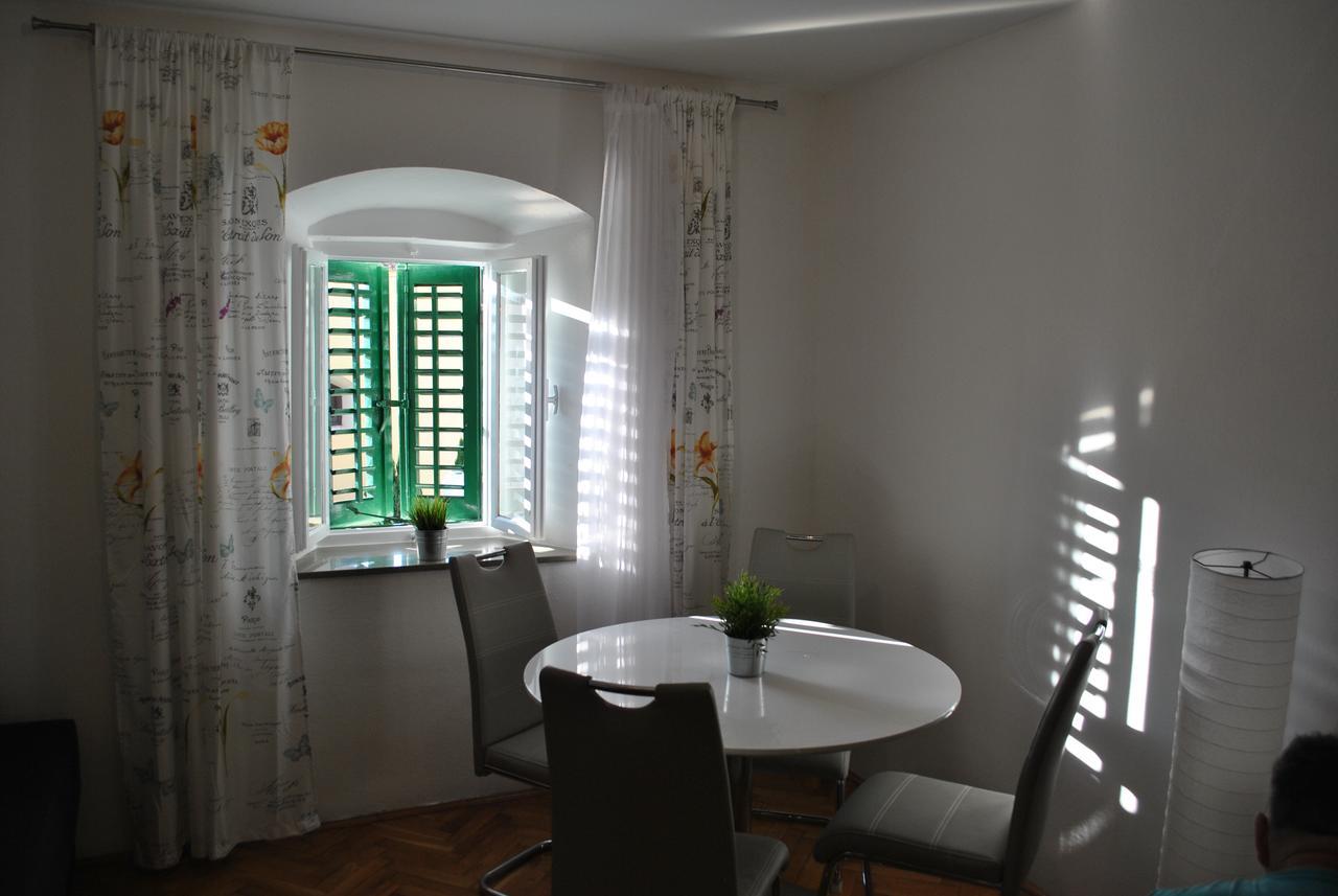 Apartment On The Square Makarska Exterior foto